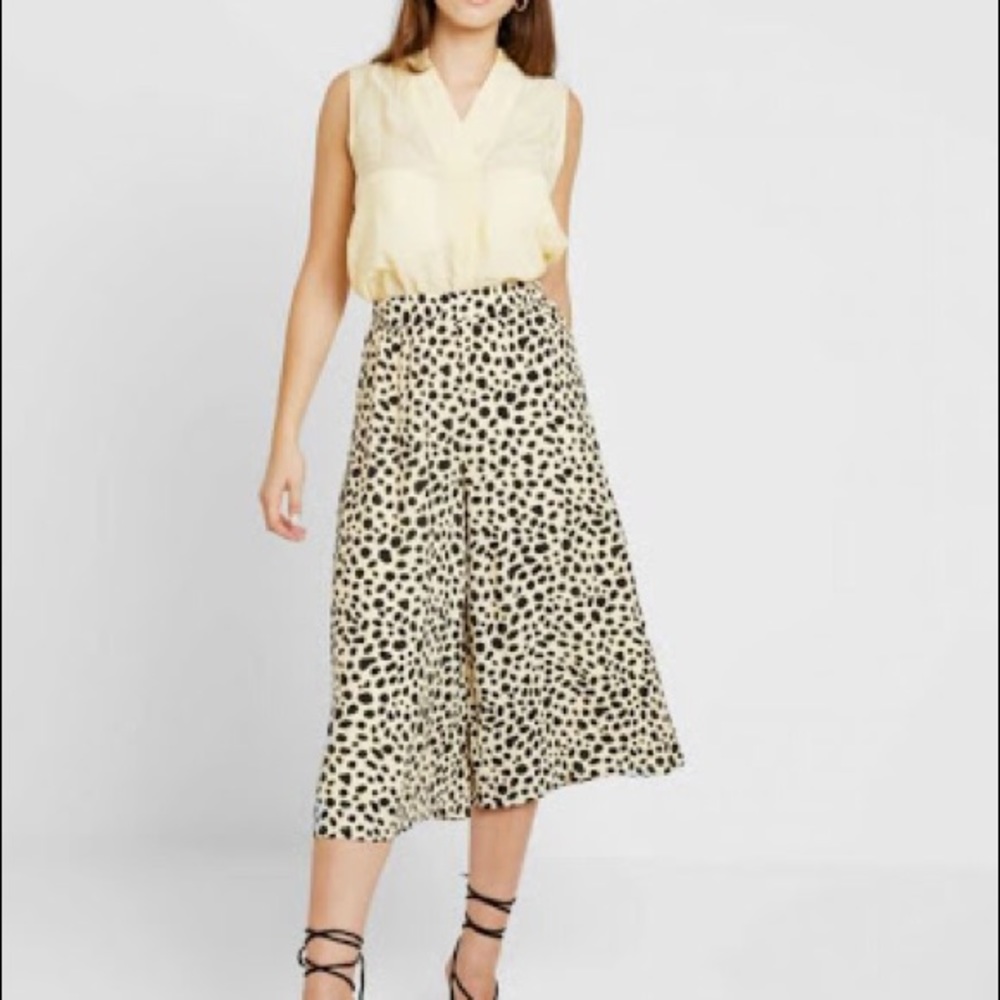 Soaked in Luxury Mika Culottes, Size Medium